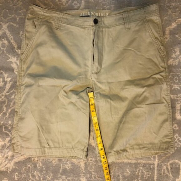 Men's Aeropostale khaki flat front with slit pockets on back 38  11 inch inseam - Picture 1 of 3